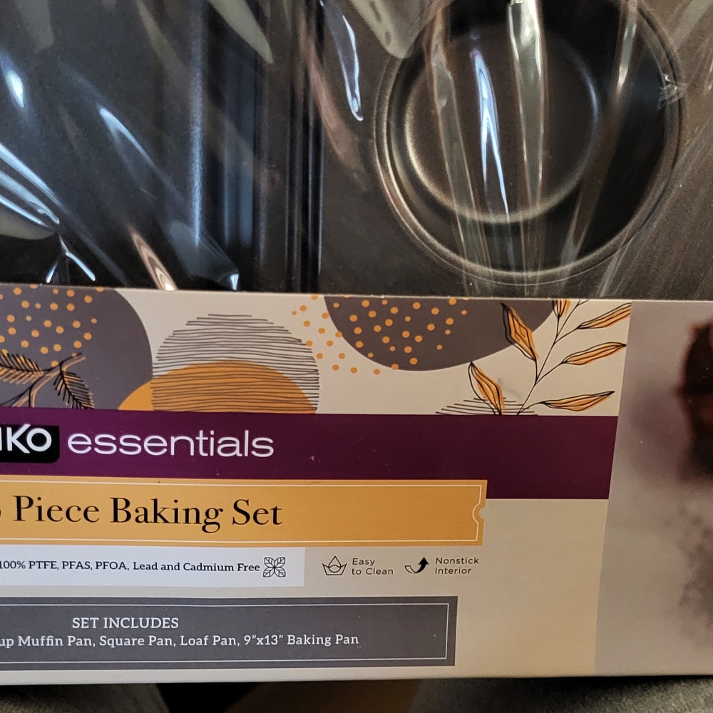 Essentials Black Bakeware Set for Kitchen - Picture 2 of 8